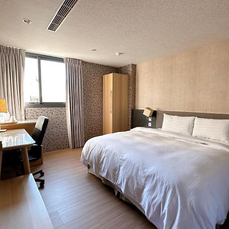 Dlinn Hotel Taichung Exterior foto