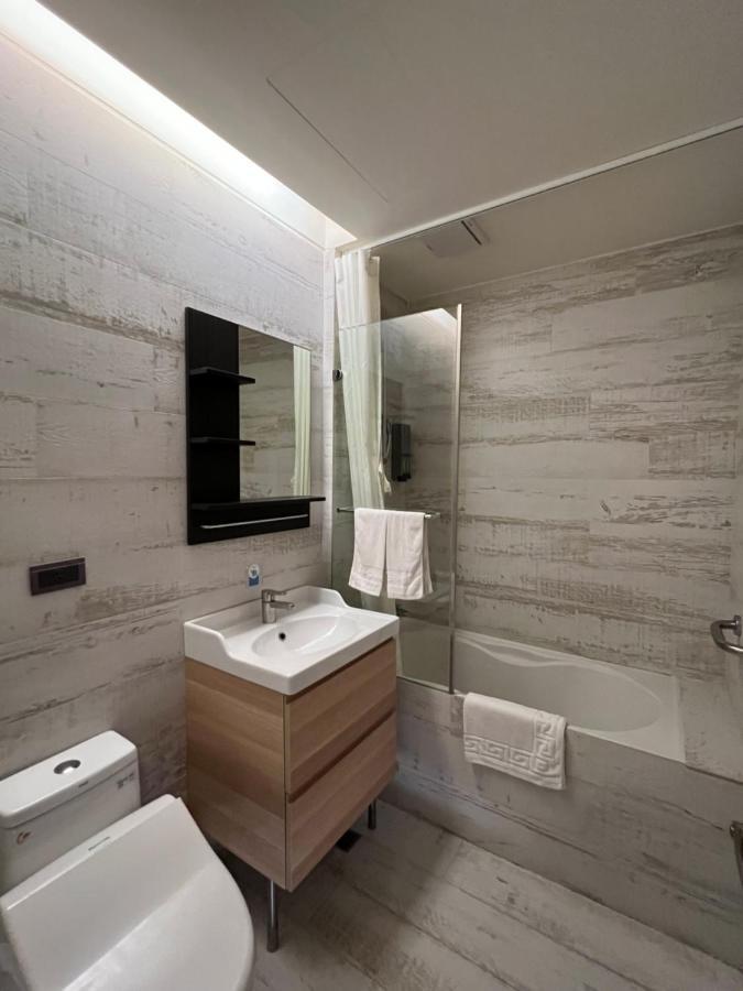 Dlinn Hotel Taichung Exterior foto